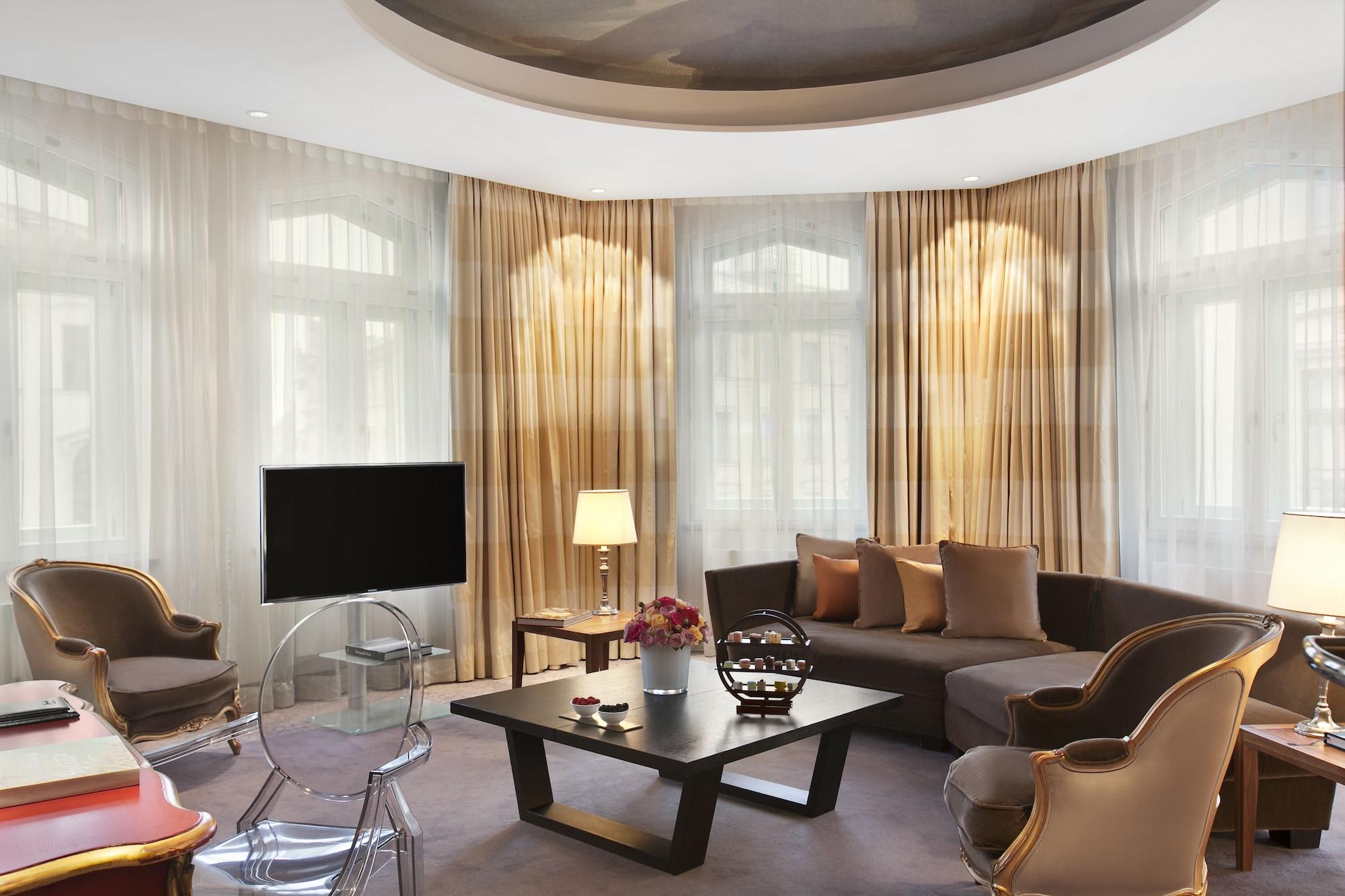 비에 야레스자이텐 켐핀스키 뮌헨 외부 사진 A suite at the Mandarin Oriental, Munich