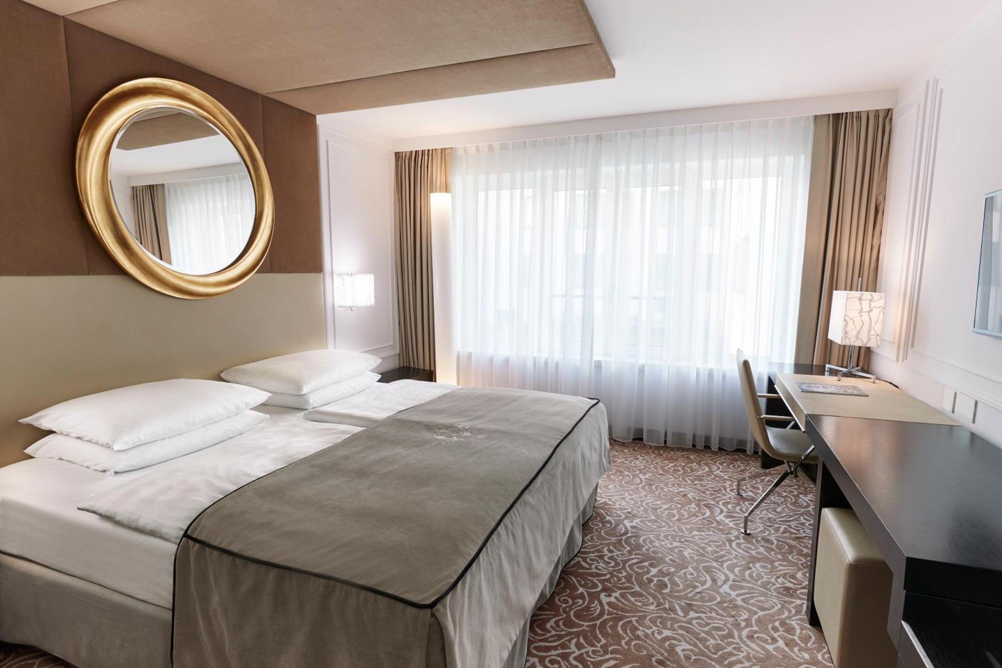 비에 야레스자이텐 켐핀스키 뮌헨 외부 사진 A room at the hotel